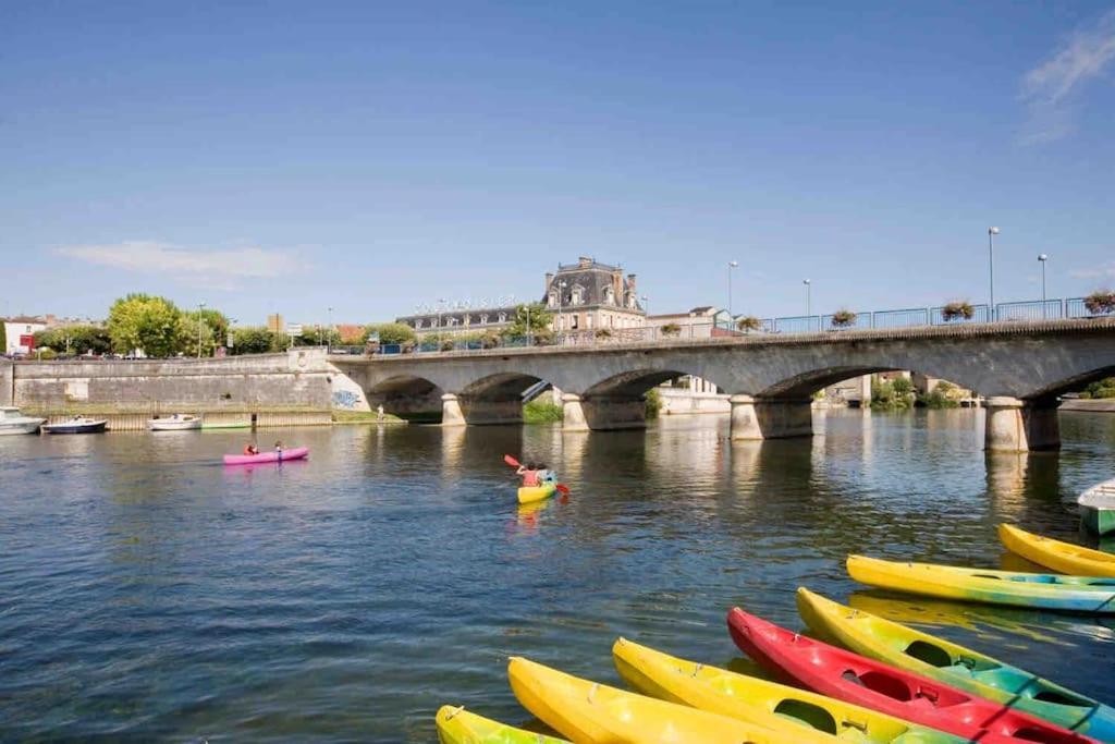 Maison Cosy Avec Parking Gratuit Jarnac Bagian luar foto